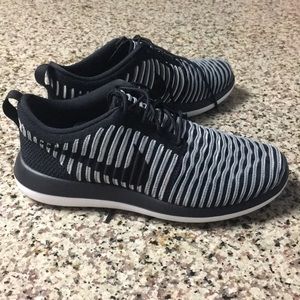 Only worn a handful of times!!!